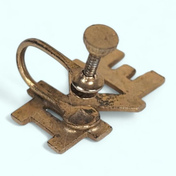 (2/$20) Vintage Single IKE Eisenhower Earring - Picture 4 of 6